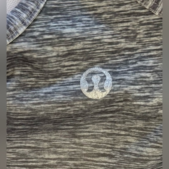 Lululemon power Y activewear tank top woman Sz 8 - Picture 6 of 8